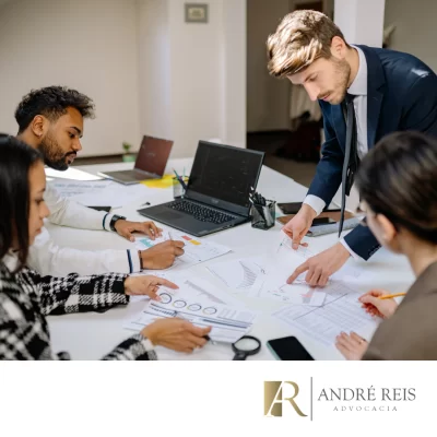 advogado explicando o que é inventário e porque precisa ser feito