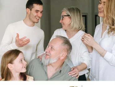 Família reunida conversando sobre planejamento patrimonial e inventário em vida, mostrando como organizar a sucessão de bens entre herdeiros